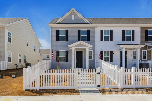 property at 8 Lapwing Aly