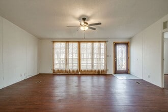 12124 Lunar Ln in Burleson, TX - Building Photo - Building Photo