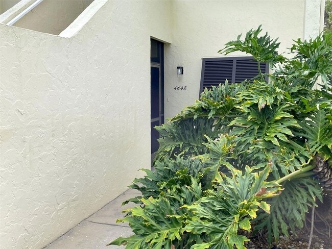 4648 Longwater Chase, Unit 99 in Sarasota, FL - Building Photo - Building Photo