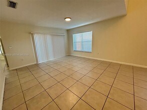 9204 SW 167th Pl in Miami, FL - Building Photo - Building Photo