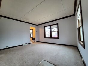 1216 Hawthorne St in Eau Claire, WI - Building Photo - Building Photo