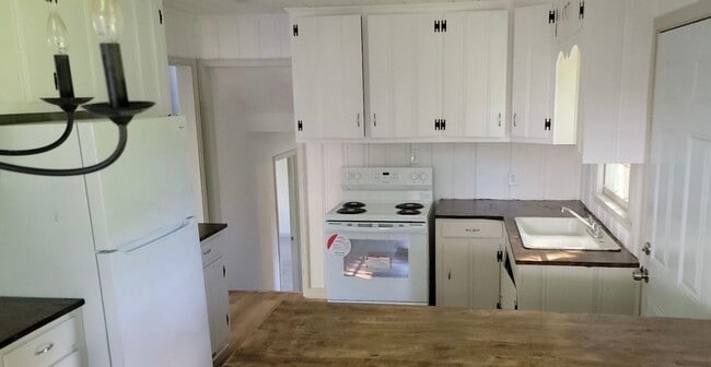 1312 Kilby Ter, Unit Home in Anniston, AL - Building Photo - Building Photo