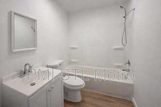 5633 Parchester Dr in St. Louis, MO - Building Photo - Building Photo