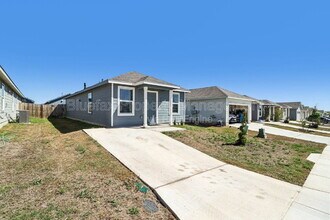 7244 Pasture Run in San Antonio, TX - Building Photo - Building Photo