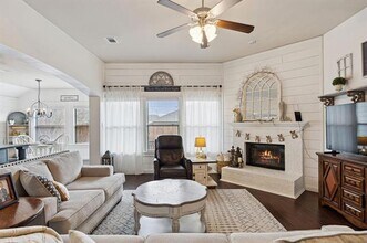 525 Braewick Dr in Fort Worth, TX - Building Photo - Building Photo