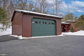 371 Green Tree Dr in Auburn, PA - Building Photo - Building Photo