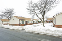 Silver Maple in Roseville, MI - Foto de edificio - Building Photo