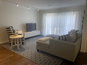 3 Kiwi Corner in Ridgefield, CT - Building Photo - Building Photo