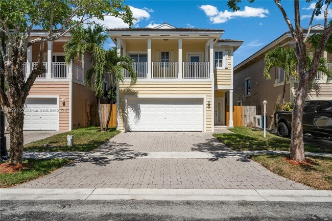 383 NE 34th Terrace in Homestead, FL - Building Photo - Building Photo