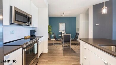 4950 W Prescott St, Unit 5207 in Tampa, FL - Foto de edificio - Building Photo