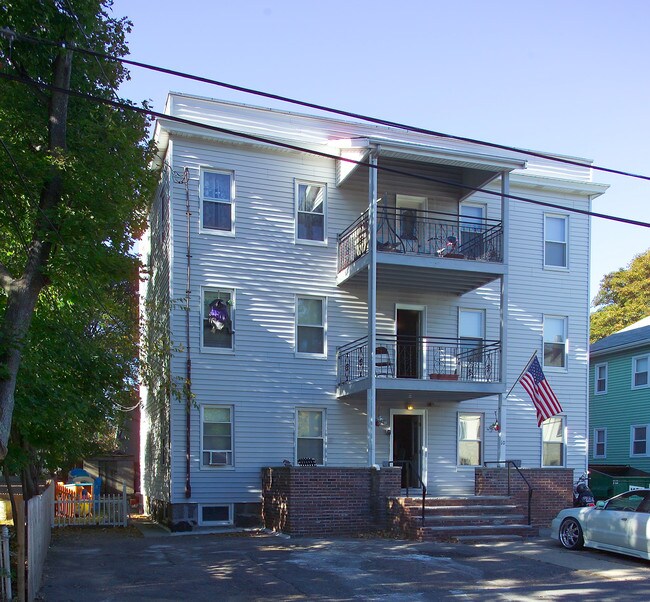 10 Cherry St in Quincy, MA - Building Photo - Building Photo