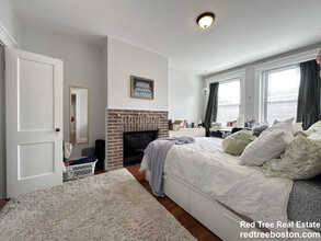 175 Harvard St, Unit 2 in Brookline, MA - Foto de edificio - Building Photo