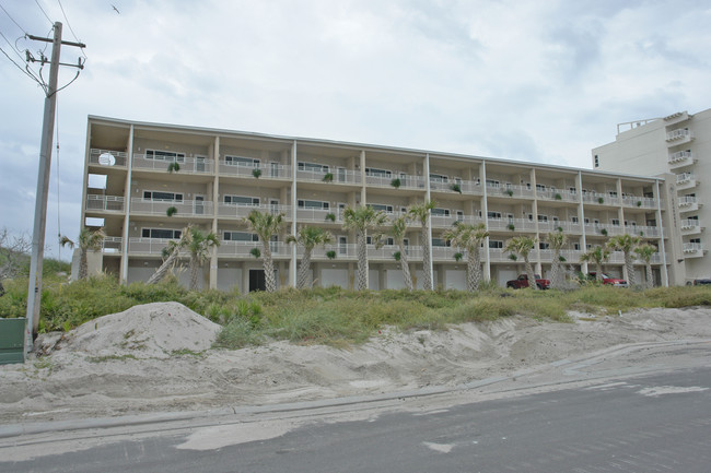 Seahorse Condominium in Gulf Breeze, FL - Building Photo - Building Photo