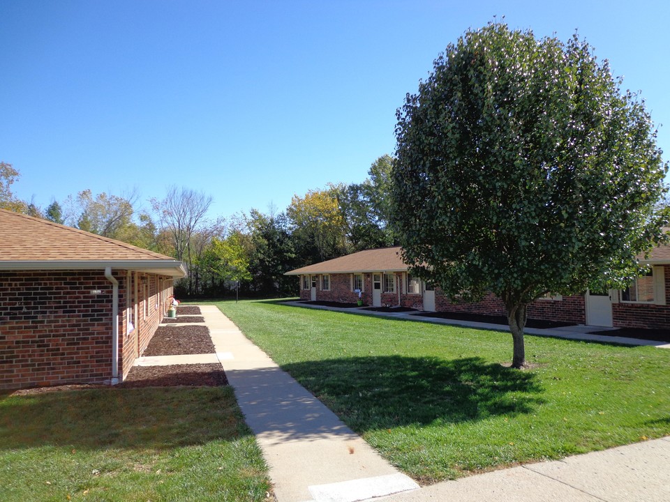 Lucille Manor in Moberly, MO - Building Photo