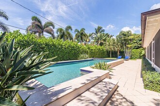 210 Ellamar Rd in West Palm Beach, FL - Building Photo - Building Photo