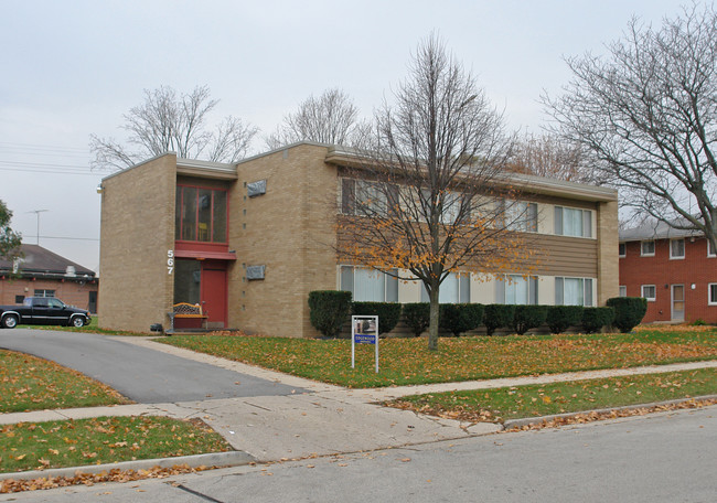 Edgewood Apartments in Burlington, WI - Building Photo - Building Photo