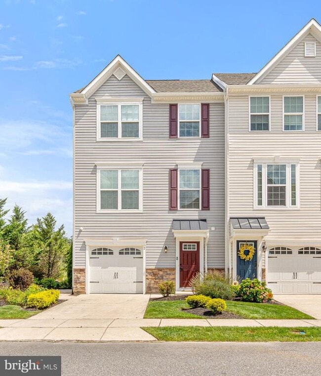 property at 2 Sparrow Cir