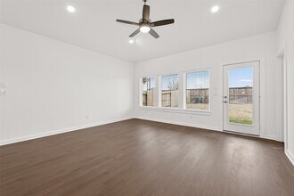 32415 Sunbeam Dr in Fulshear, TX - Building Photo - Building Photo