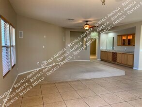 664 W Silver Reef Ct in Casa Grande, AZ - Foto de edificio - Building Photo