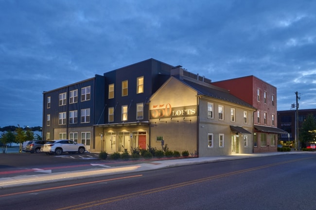 550 New Holland Ave
