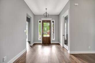 17450 Shadywater Dr in Montgomery, TX - Building Photo - Building Photo