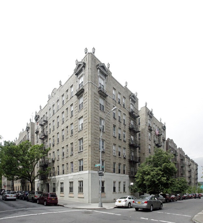 4 South Pinehurst Avenue in New York, NY - Building Photo