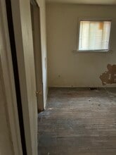 6614 Elmridge Dr in Flint, MI - Building Photo - Building Photo