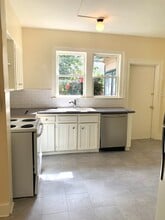 4207 N Albina Ave in Portland, OR - Building Photo - Building Photo