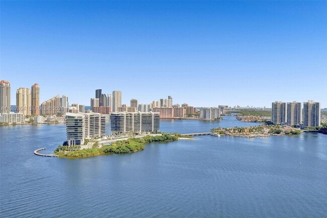 3370 Hidden Bay Dr in Aventura, FL - Building Photo - Building Photo