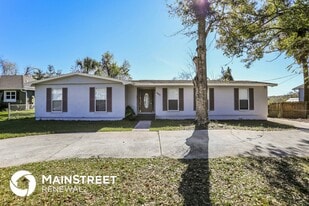 1442 Lakecrest Dr in Apopka, FL - Building Photo