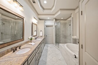 1655 Castle Ct in Houston, TX - Building Photo - Building Photo