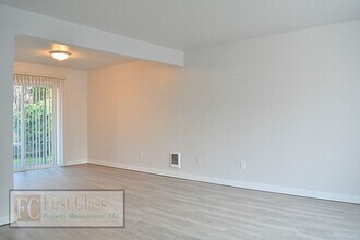 2725 Maywood Dr in Forest Grove, OR - Building Photo - Building Photo