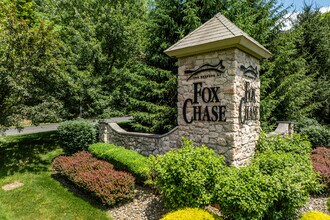 Fox Chase Luxury in Cheswick, PA - Foto de edificio - Building Photo