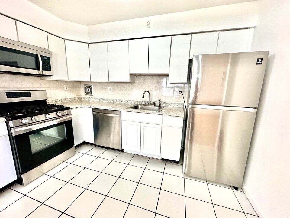 362 Liberty Ave-Unit -2 in Jersey City, NJ - Building Photo