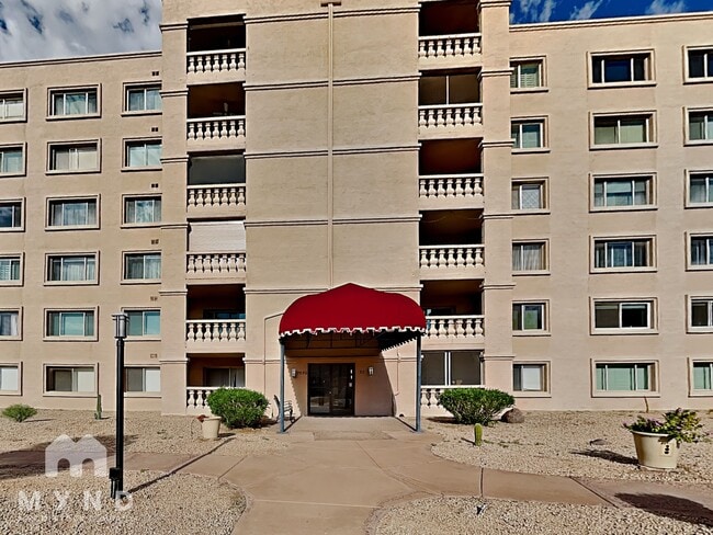7850 E Camelback Rd in Scottsdale, AZ - Building Photo - Building Photo