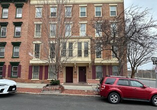 54 S Swan St in Albany, NY - Building Photo - Building Photo