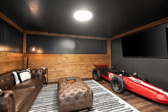 1009 Little Marrowbone Rd, Unit 1009  #b in Ashland City, TN - Foto de edificio - Building Photo