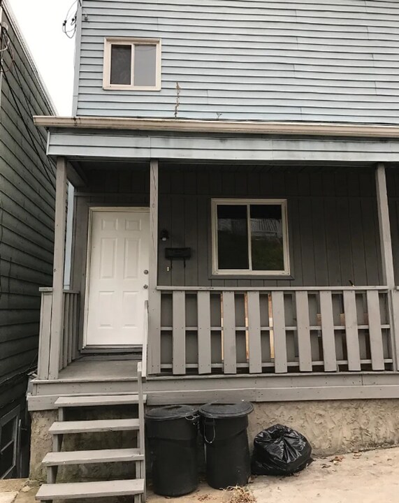 2661 S 18th St in Pittsburgh, PA - Foto de edificio
