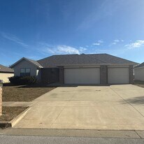 630 S Long Dr in Springfield, MO - Building Photo