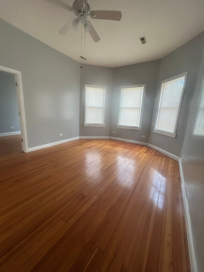 2414 N Lawndale Ave in Chicago, IL - Building Photo - Building Photo
