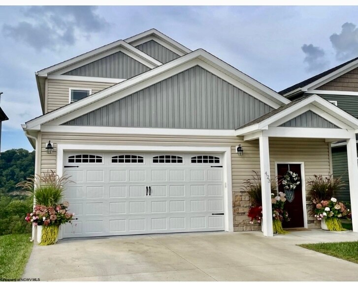 423 Kings Point Ln in Morgantown, WV - Building Photo