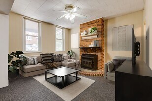 236 Plymouth St in Pittsburgh, PA - Building Photo