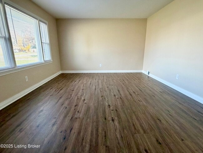 5100 Miles Ln in Louisville, KY - Building Photo - Building Photo