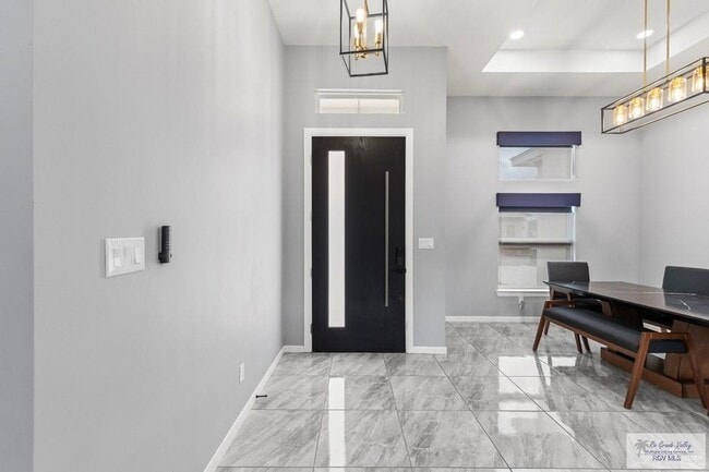 29 N Queen Palm in Los Fresnos, TX - Building Photo - Building Photo