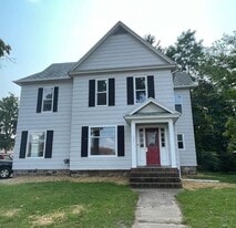 121 W Seminary St, Unit Upper