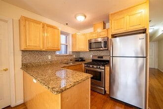 540 29th St, Unit 3rd Floor in Union City, NJ - Building Photo - Building Photo