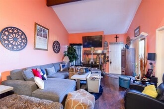 6341 Shadow Tree Dr in Houston, TX - Building Photo - Building Photo