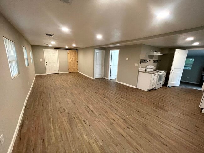 723 Pecan Ln in Cottonwood Shores, TX - Building Photo - Building Photo