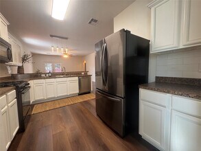 302 Broken Pine Ct in Conroe, TX - Building Photo - Building Photo