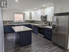 3 Panorama Crescent in Brampton, ON - Building Photo - Building Photo